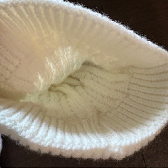 Baby Cozy Cream Knit Hat and Mittens Set - Picture 4 of 7